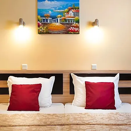 St Valentine Hotel